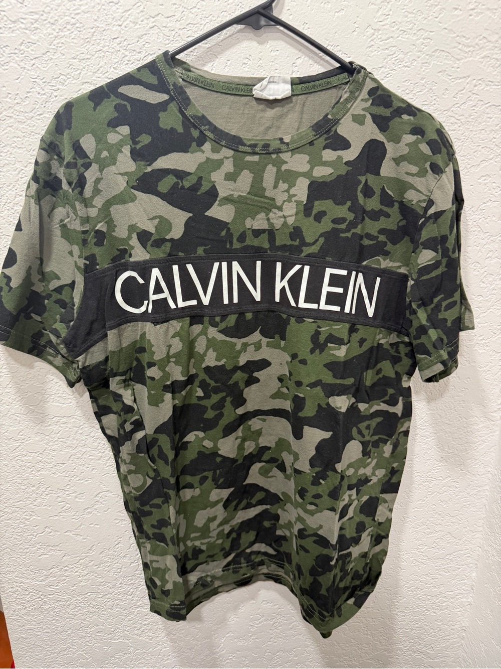 Calvin Klein Men's Green Camo Logo Tee